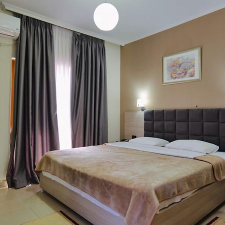 Hotel Mediterrane Sarande Ngoại thất bức ảnh