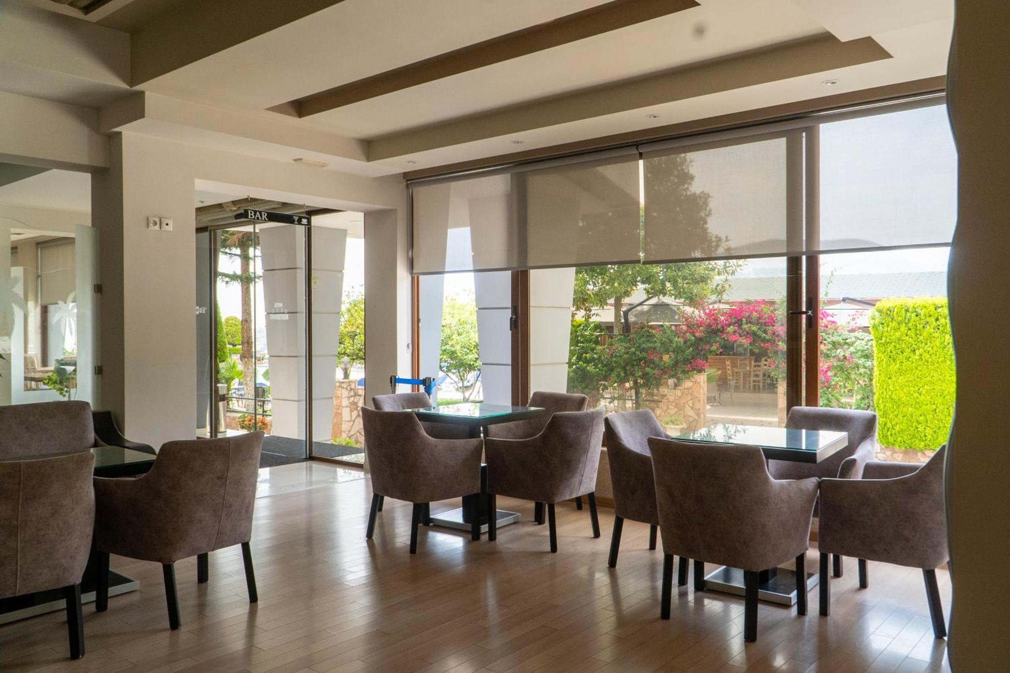 Hotel Mediterrane Sarande Ngoại thất bức ảnh