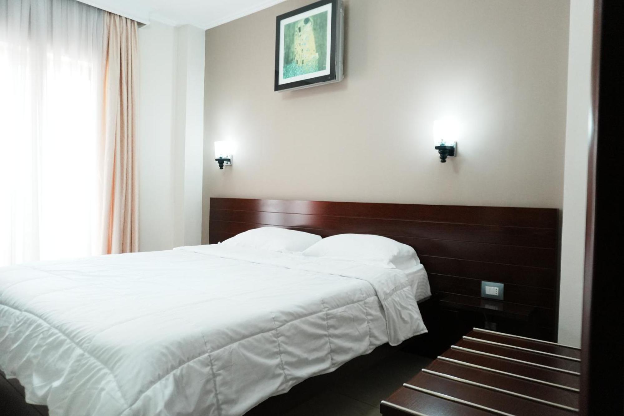 Hotel Mediterrane Sarande Ngoại thất bức ảnh
