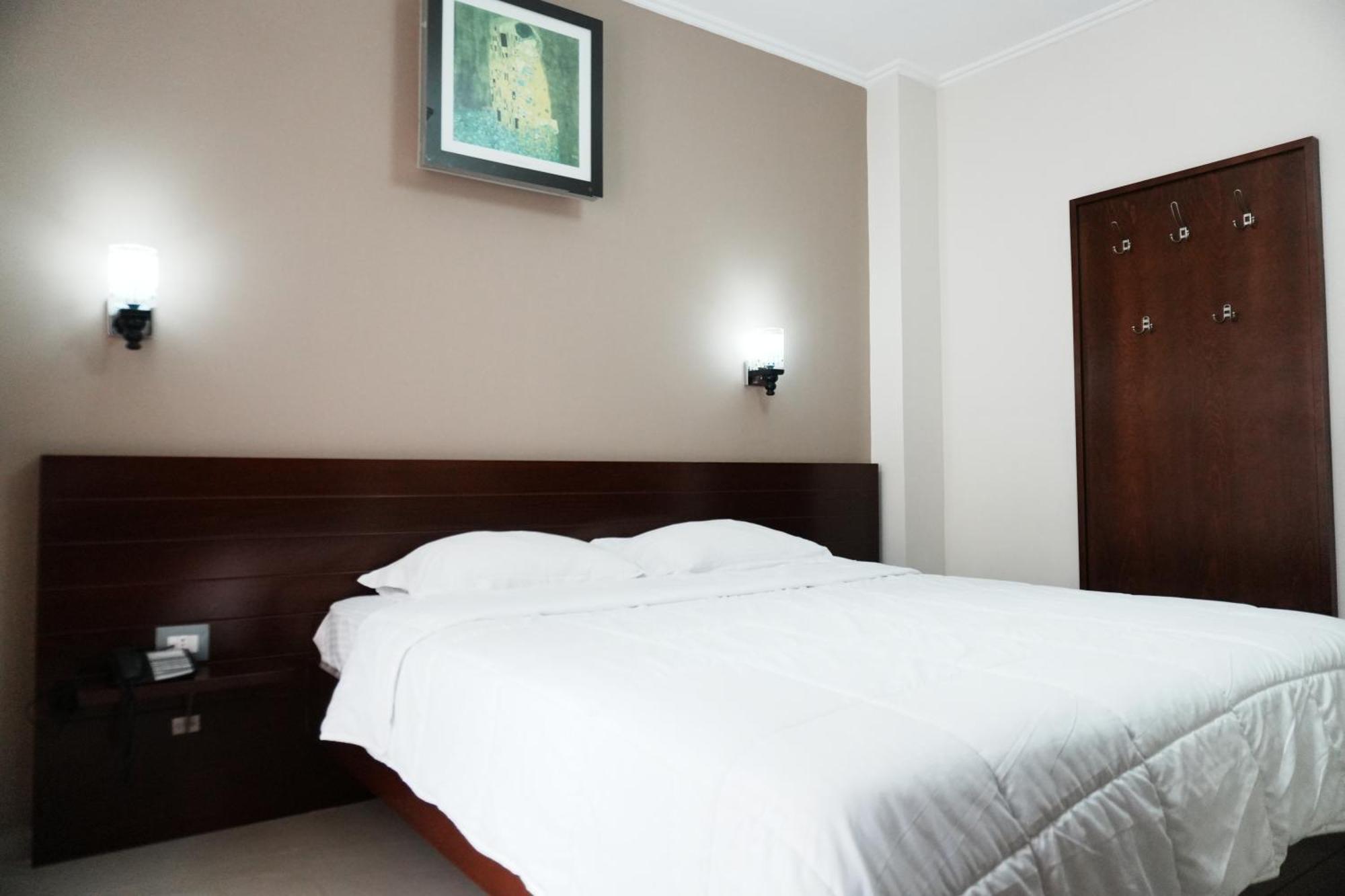 Hotel Mediterrane Sarande Ngoại thất bức ảnh