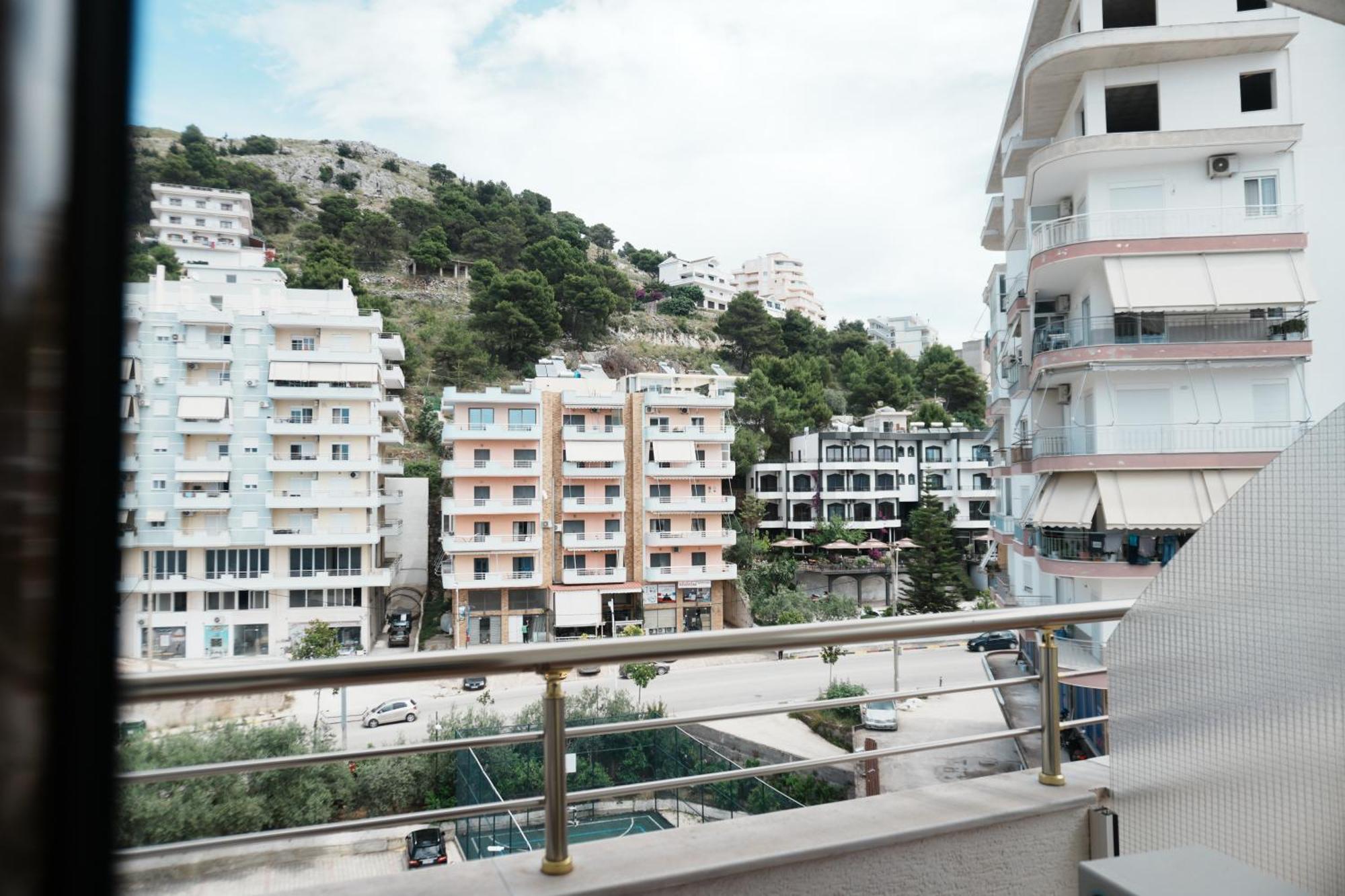 Hotel Mediterrane Sarande Ngoại thất bức ảnh