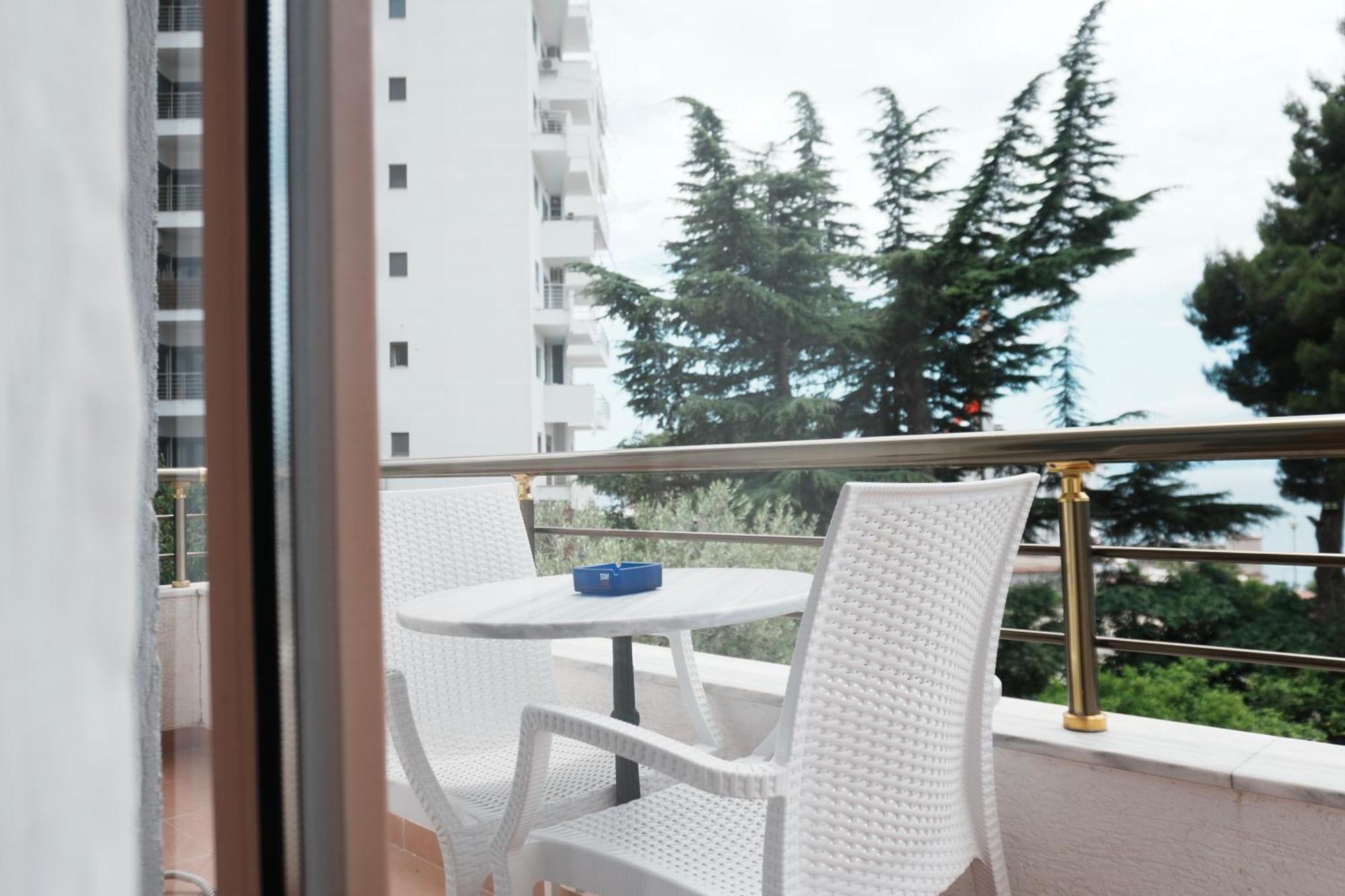 Hotel Mediterrane Sarande Ngoại thất bức ảnh