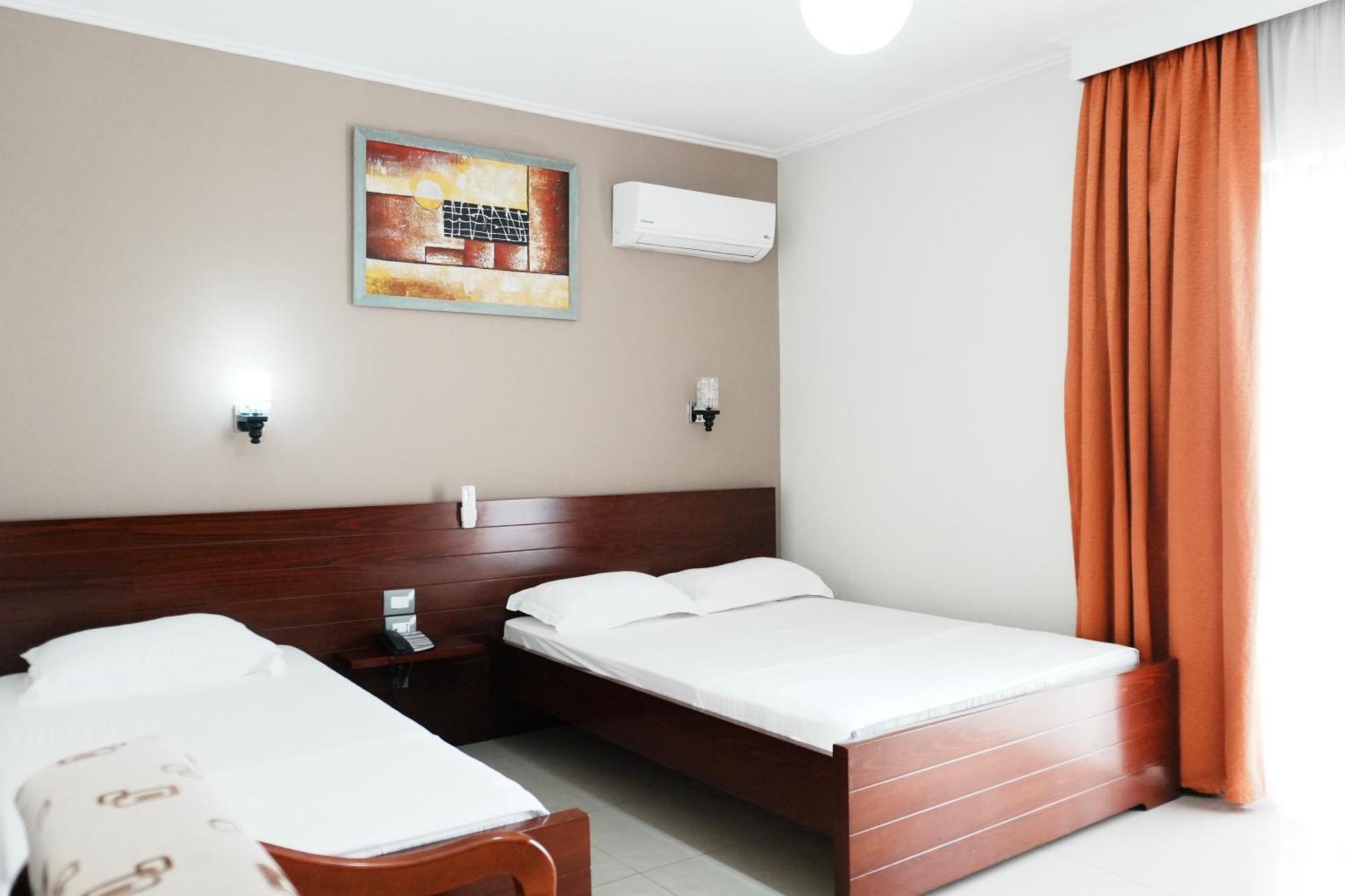 Hotel Mediterrane Sarande Ngoại thất bức ảnh