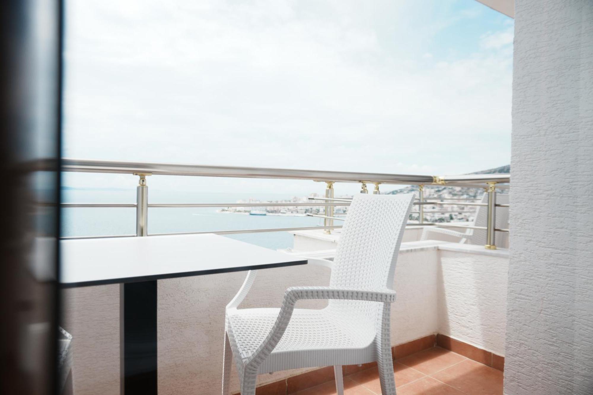 Hotel Mediterrane Sarande Ngoại thất bức ảnh