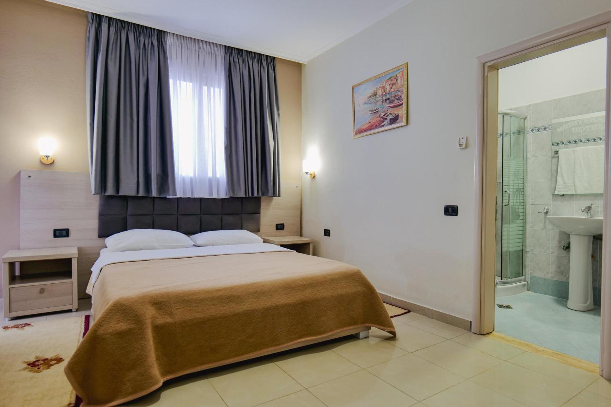 Hotel Mediterrane Sarande Ngoại thất bức ảnh