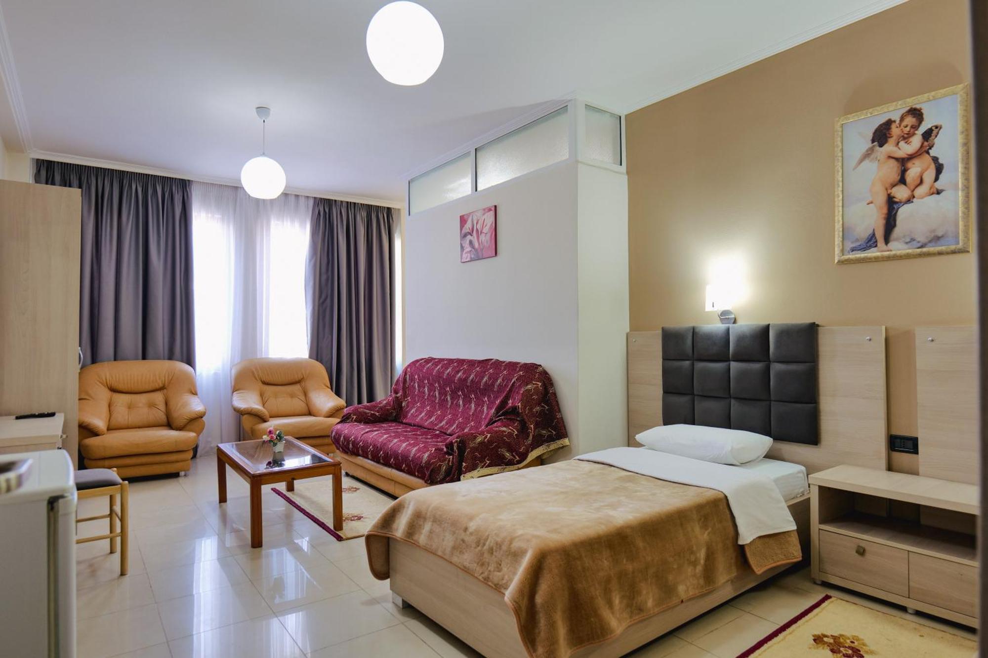 Hotel Mediterrane Sarande Ngoại thất bức ảnh