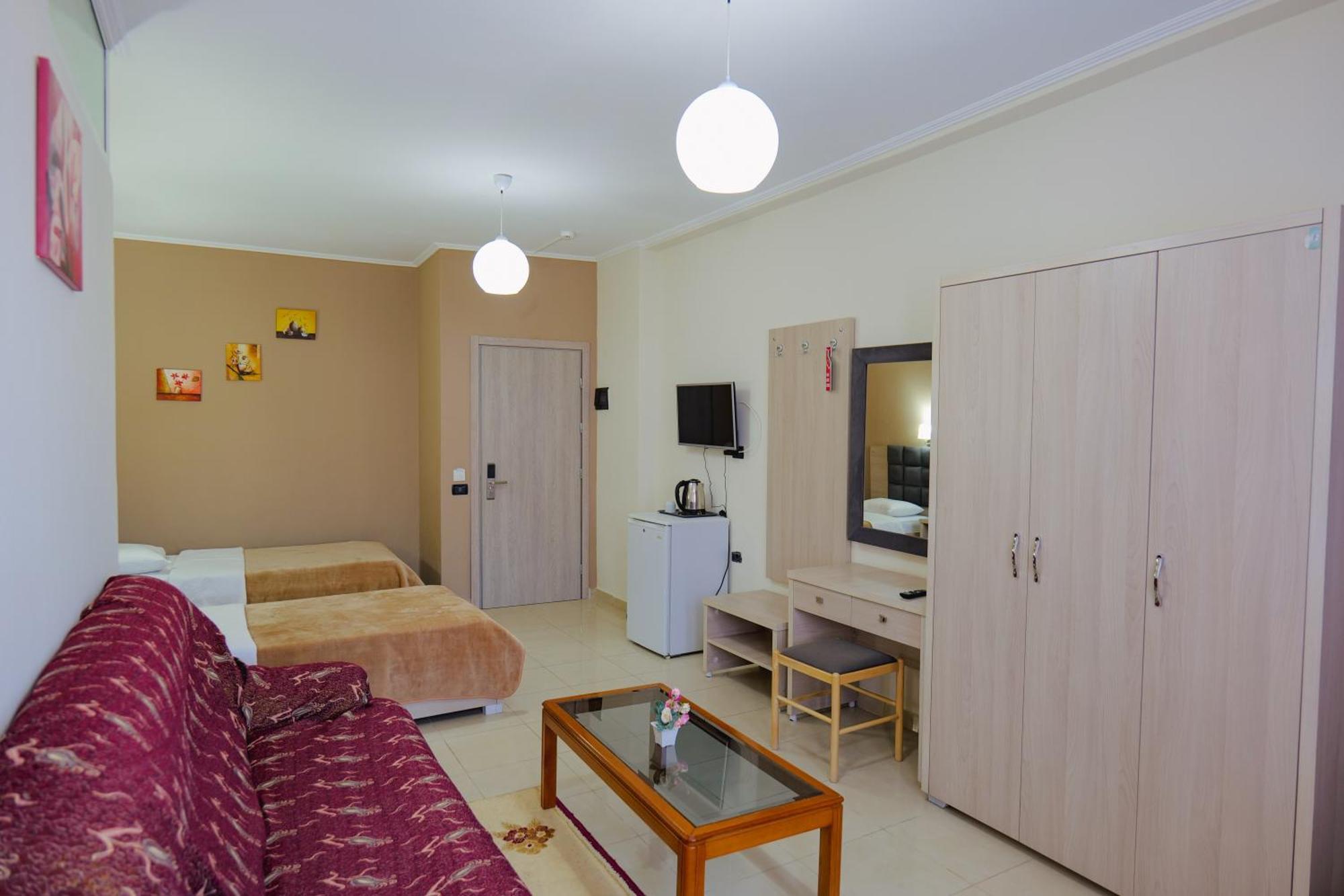 Hotel Mediterrane Sarande Ngoại thất bức ảnh