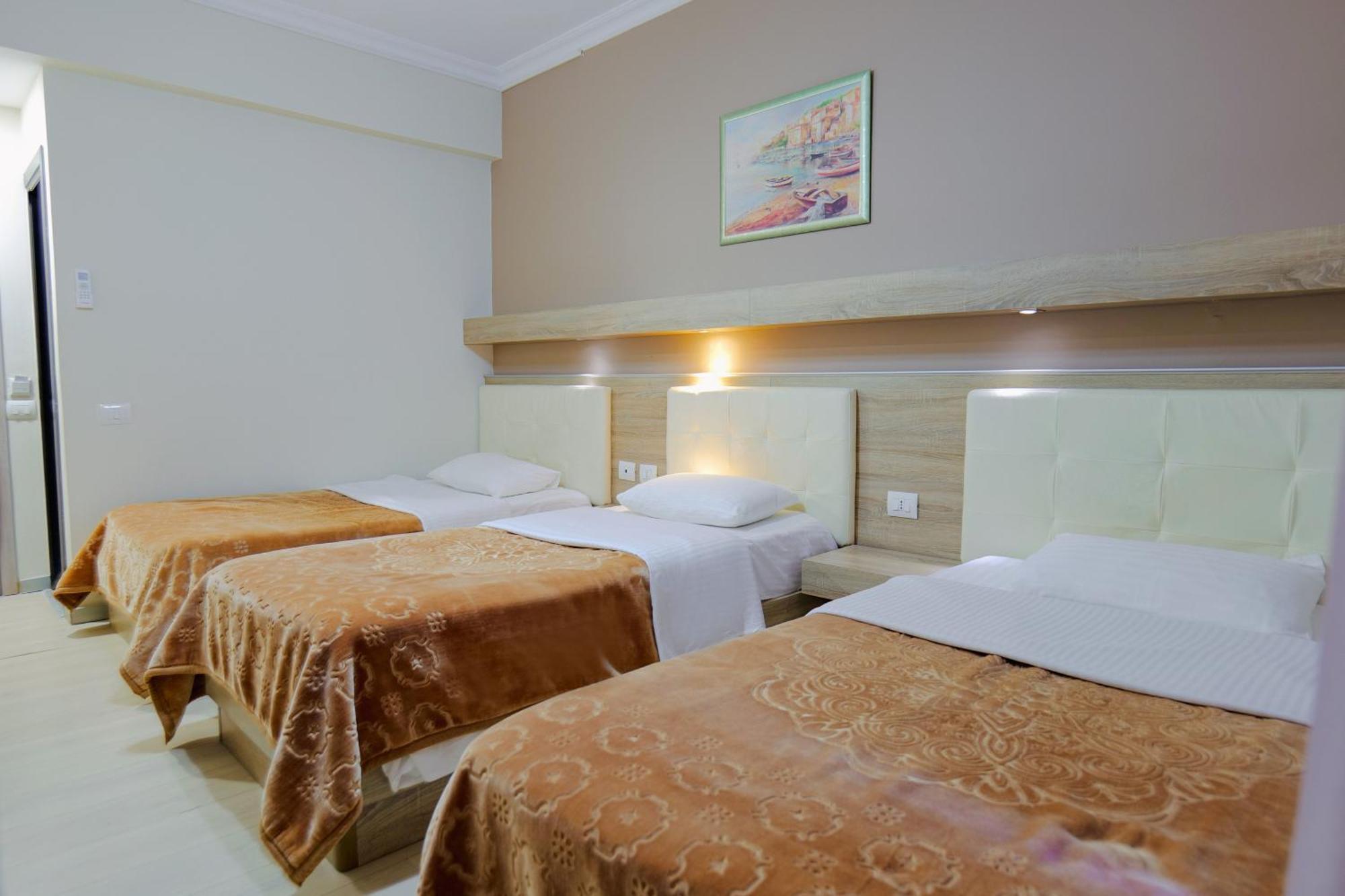 Hotel Mediterrane Sarande Ngoại thất bức ảnh