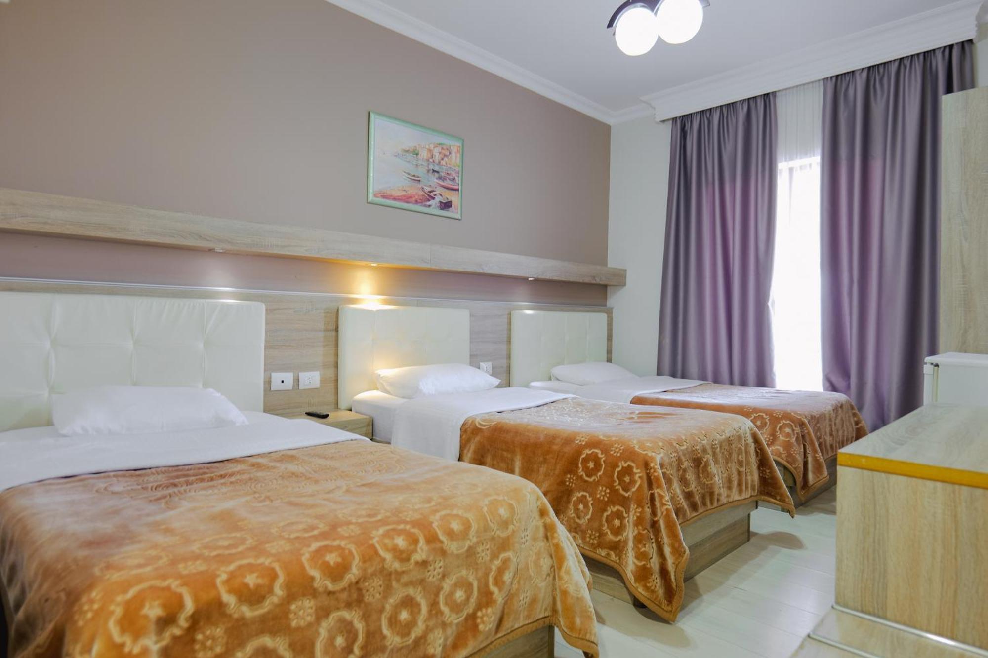 Hotel Mediterrane Sarande Ngoại thất bức ảnh